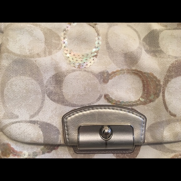🎉HOST PICK X4 🎉 Coach Purse - Picture 3 of 8